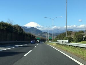富士山に車で行けるところは？マイカー規制や冬季閉鎖の期間など調査